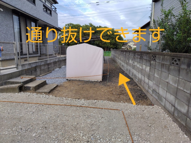 百間1自宅裏手駐車スペースの駐車場写真