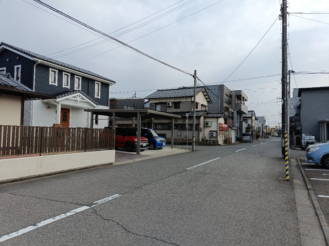 フナダ家駐車場の駐車場写真