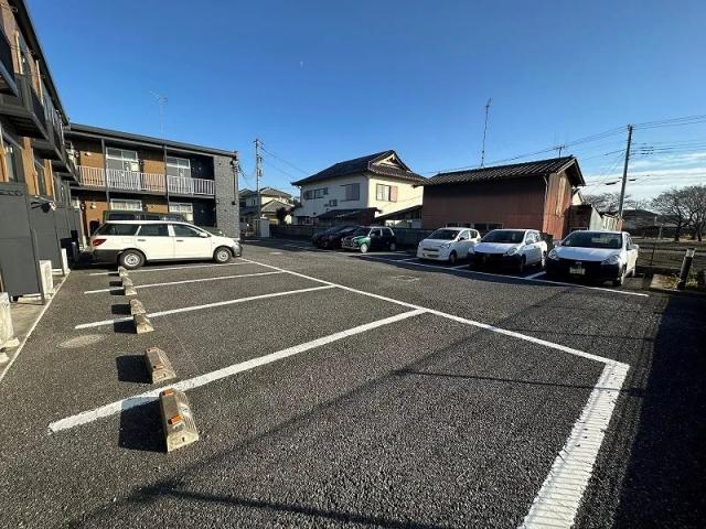 レオパレスアヴニール駐車場【27872】の駐車場写真
