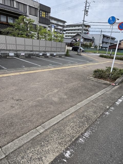 西矢伊佐津パーキングの駐車場写真