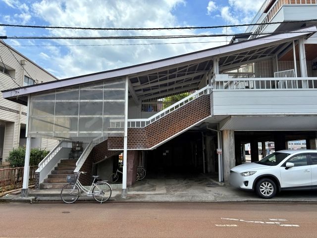 西千手1-1-14駐車場の駐車場写真