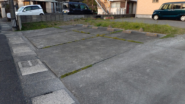 光山１丁目駐車場〈旧おかバル駐車場〉の駐車場写真