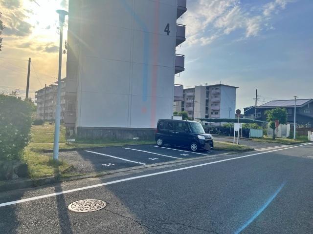 堺高松 団地駐車場(4号棟付近)の駐車場写真