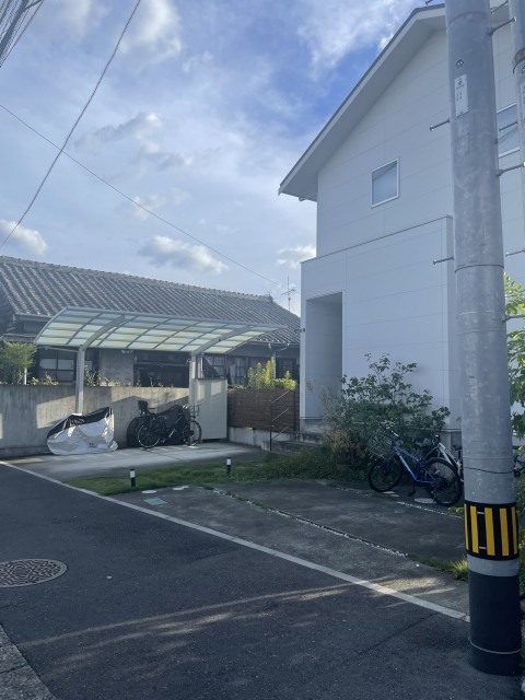 新屋敷1丁目カーポート下駐車場の駐車場写真
