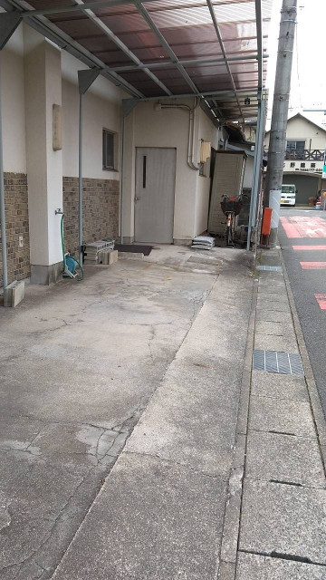小牧高校近くの駐車場写真