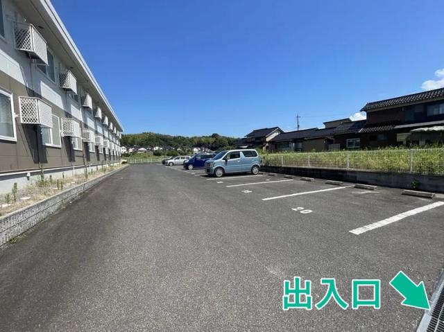 レオパレスレフォルム駐車場【27897】の駐車場写真