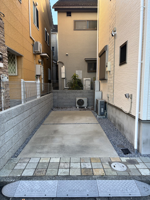 保木間1丁目13-13駐車場の駐車場写真