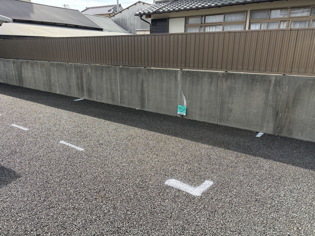 片浜小学校正門西隣駐車場の駐車場写真