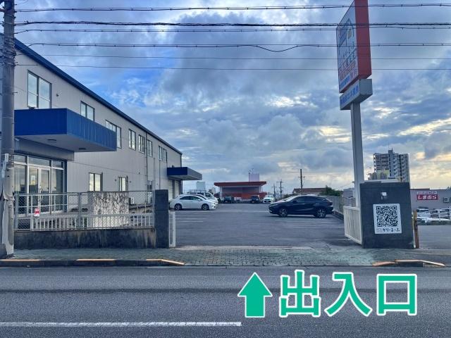 【8/27(木)　エイサー踊り観覧専用】_沖縄新エネ開発駐車場(桑江総合運動場近く)の駐車場写真
