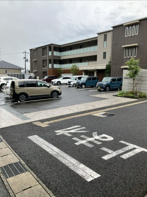 菅谷台4丁目2-4駐車場 16番の駐車場写真