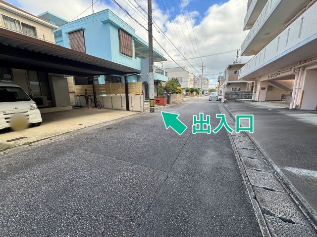 [fe903]泡瀬4-10 個宅駐車場の駐車場写真