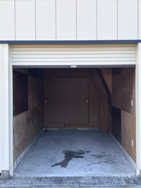 乙1891-2 北側屋根付きガレージの駐車場写真