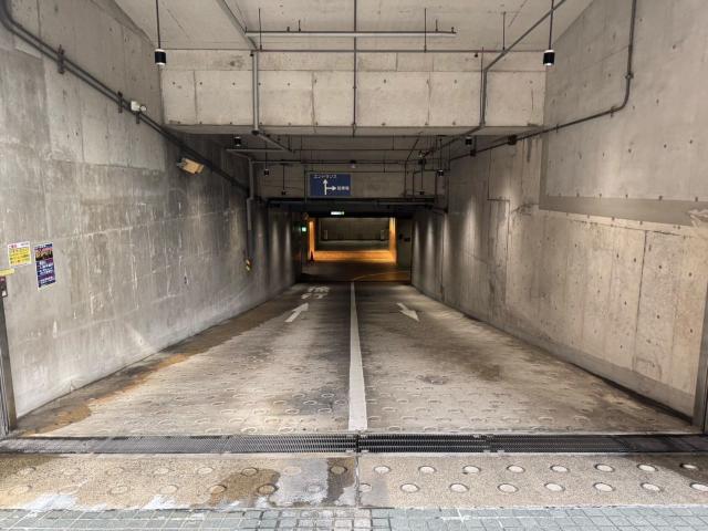 THEPARKing明治安田生命大阪梅田ビル【宿泊パック：全日：16:00～翌12:00まで】高さ200cmの駐車場写真