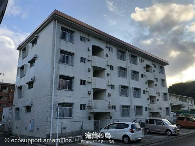 【名瀬長浜町・3DK・3F・内覧即入居可】南向きベランダで日当たり良好、駐車場・駐輪場有、バストイレ別♫ 302号