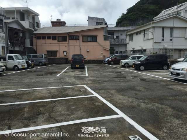 【名瀬永田町・舗装】永田橋交差点、auショップ・信金永田橋店近隣にて、空きありま