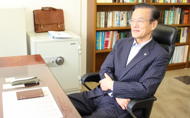 中島弁護士