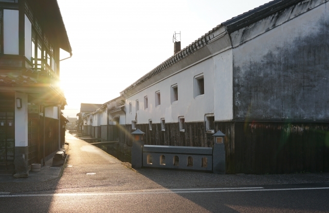 白壁土蔵群の画像