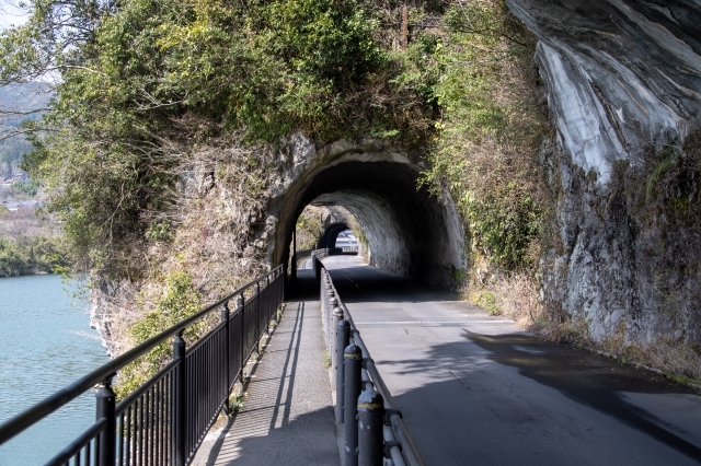 青の洞門の画像