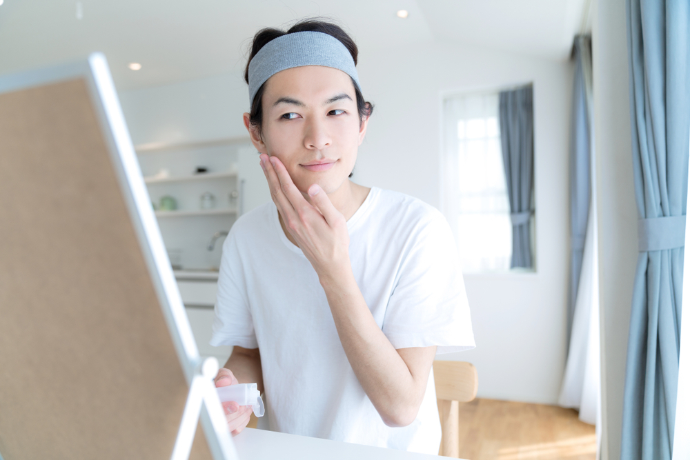 メンズコスメを使う男性