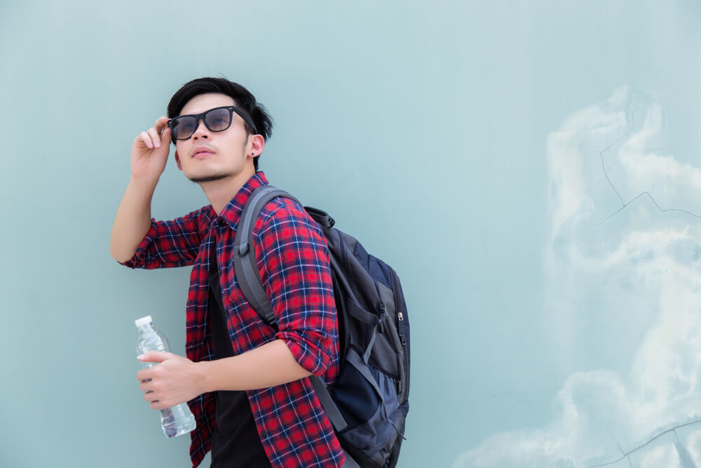 夏のメンズはサングラスでキメる おすすめコーデとこなれポイント