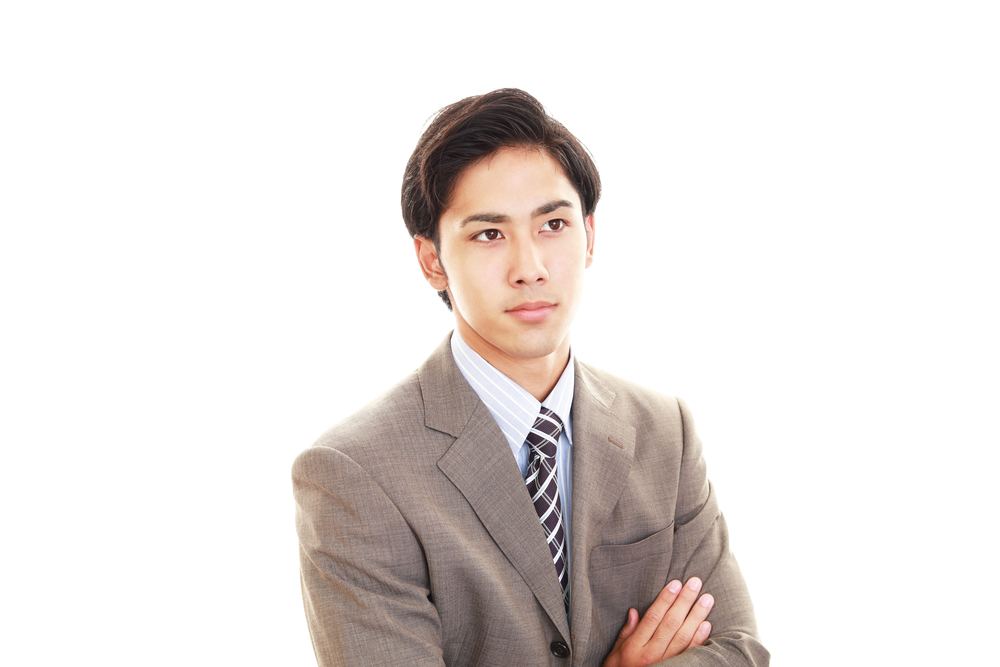 考える男性