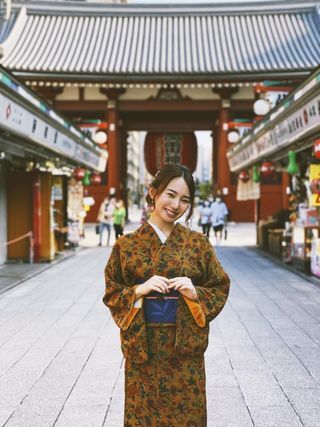 笑顔の保坂玲奈さん