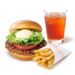 とびきりハンバーグサンド<トマト&レタス>ポテトSセット(とびきりハンバーグサンド<トマト&レタス>+ポテトSサイズ+セットドリンクMサイズ※スープ、シェイク不可)
