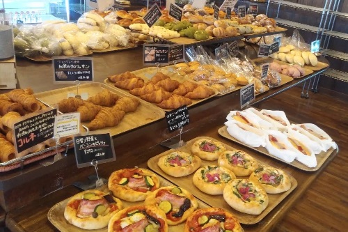 パンパーネ 万場山店 - ベイクモール - 愛知県名古屋市緑区万場山1-2206-1