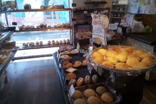 焼きたてパン屋 磯子物語 ベイクモール 神奈川県横浜市磯子区久木町17 10