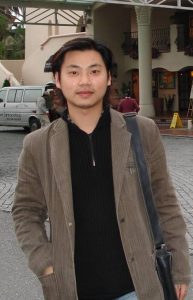 以全面性的條件因素為設計考量，創造出屬於個人風格的時尚髮型。