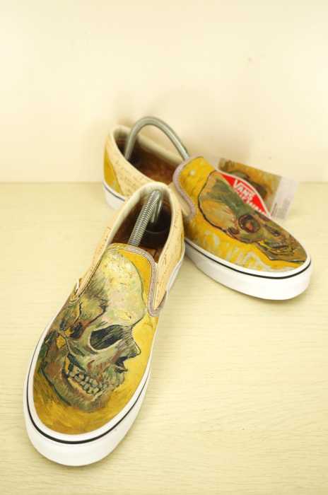 VANS (バンズ) CLASSIC SLIP-ON SKULL/TRUE WHITE メンズ シューズ