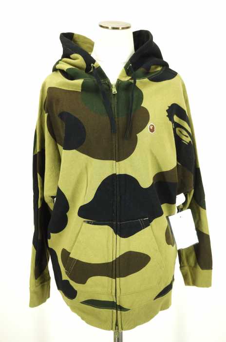 A BATHING APE （アベイシングエイプ） カモ柄ジップパーカー レディース トップス