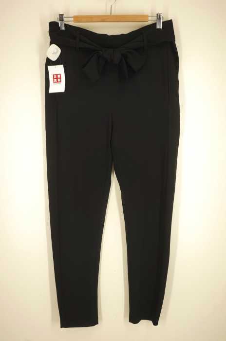 MM6 Maison Margiela (エムエムシックス メゾンマルジェラ) Black crop trousers レディース パンツ
