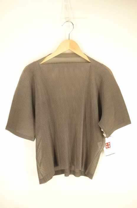 PLEATS PLEASE ISSEY MIYAKE（プリーツプリーズイッセイミヤケ） レディース トップス