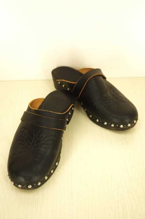 Needles by BOSABO（ニードルスバイボサボ） Papillon Embossed Clog メンズ シューズ