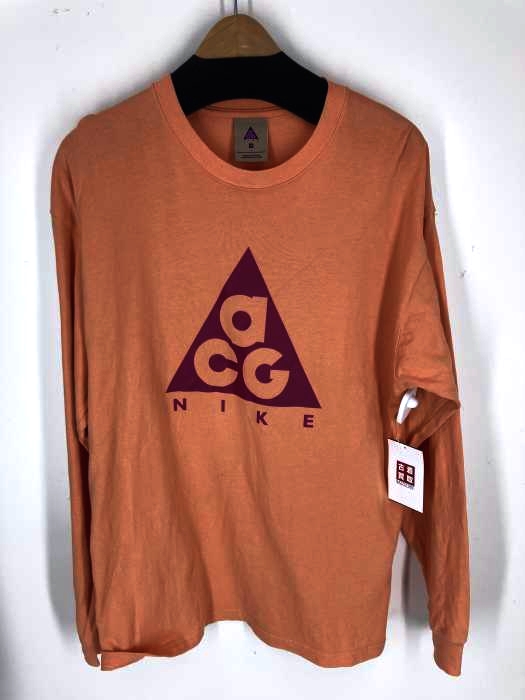 NIKE ACG（ナイキエーシージー） LS TEE LOGO ORANGE TRANCE/SPORT FUCHSIA ロゴプリント クルーネック カットソー メンズ トップス