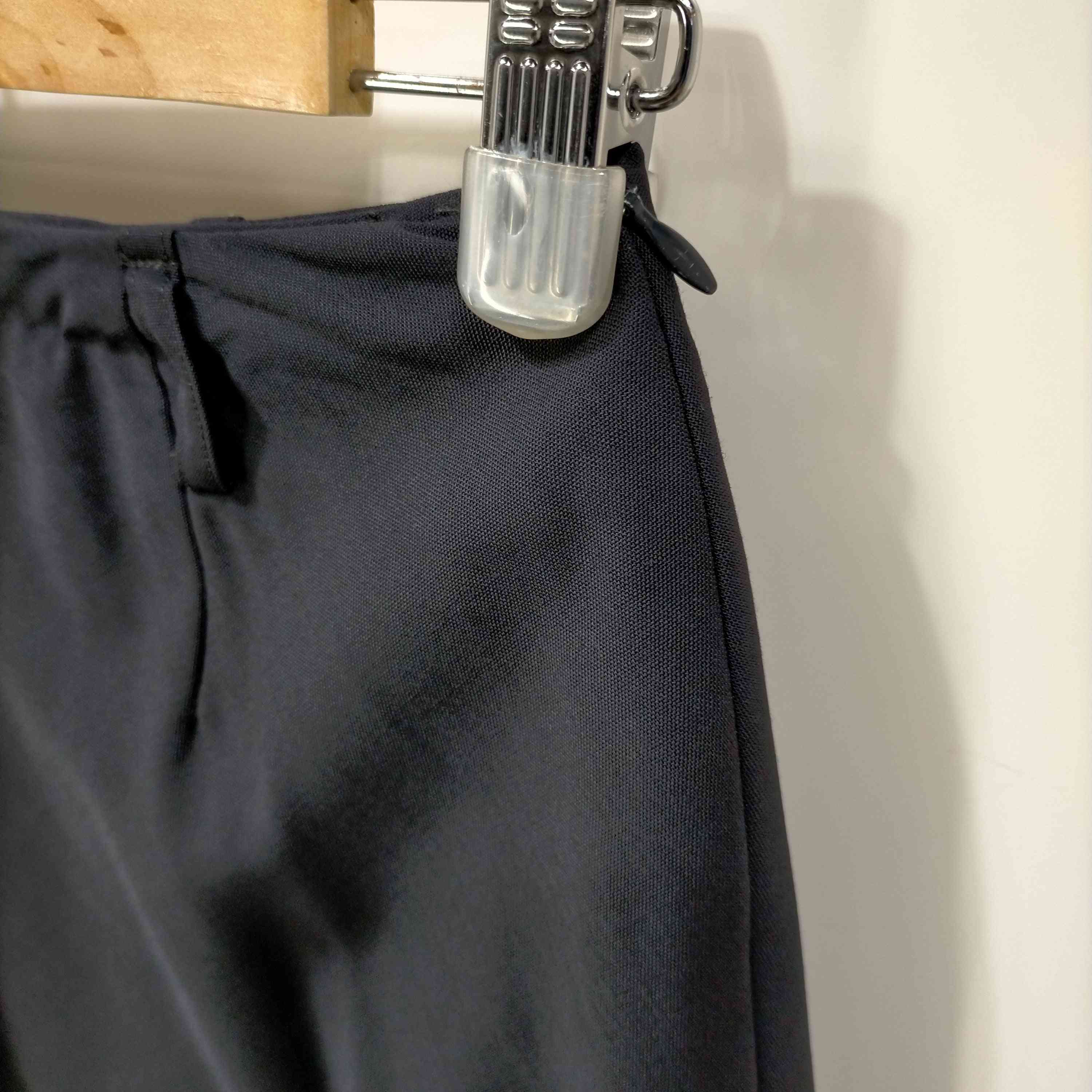 マーガレットハウエル ミディ丈 深紅色スカート- 