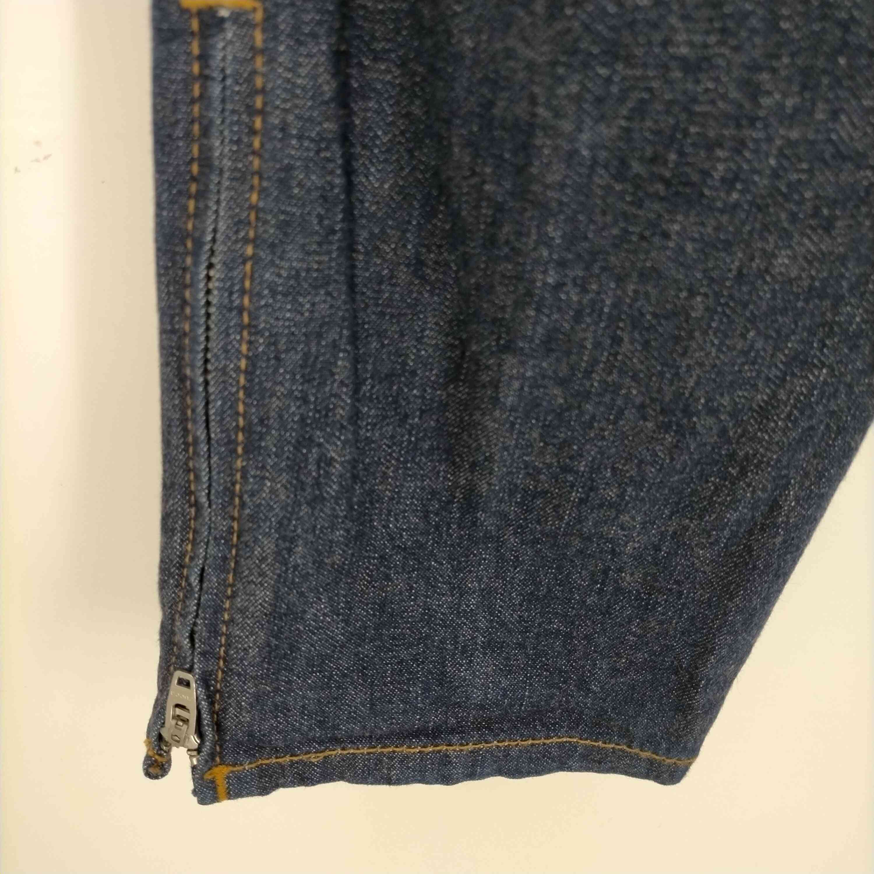 ZUCCa(ズッカ)立体裁断 3Dカット 裾ジップ スリムデニム 【中古 