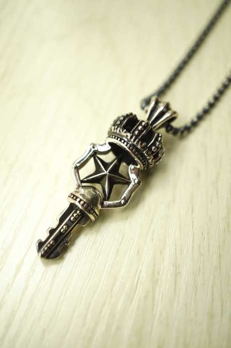 SAINTS （セインツ） クラウンキーネックレス メンズ アクセサリー