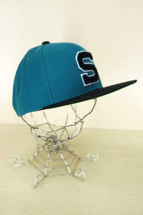 STUSSY （ステューシー） ワッペン付きスナップバックキャップ メンズ 帽子