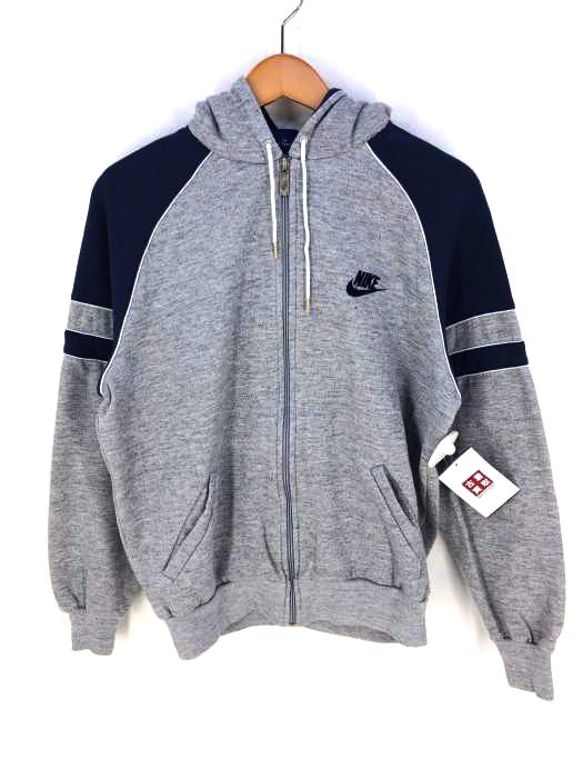 Nike ナイキ グレー パーカー メンズ トップス ブランド古着買取販売バズストア