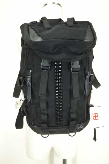 MEMENTISM （メメントイズム） カウレザー使いスタッズバックパック メンズ バッグ