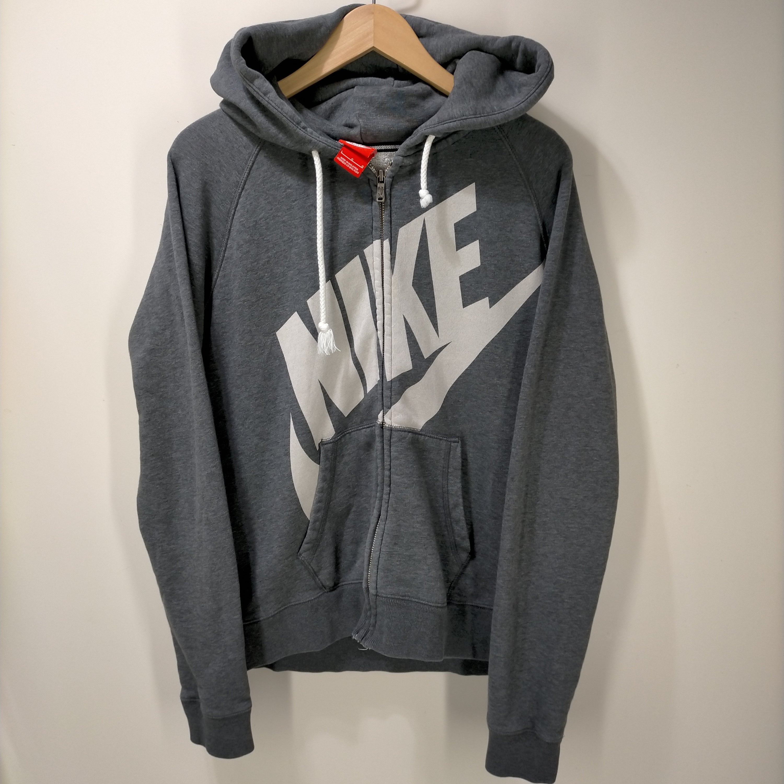 NIKE(ナイキ)フロントロゴ ジップアップ フーディー 【中古