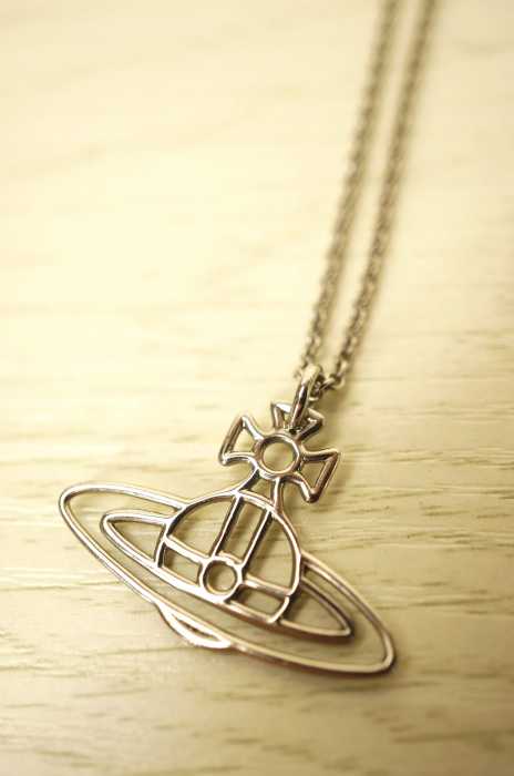 Vivienne Westwood （ヴィヴィアンウエストウッド） THIN LINES FLAT ORB PENDANT メンズ アクセサリー