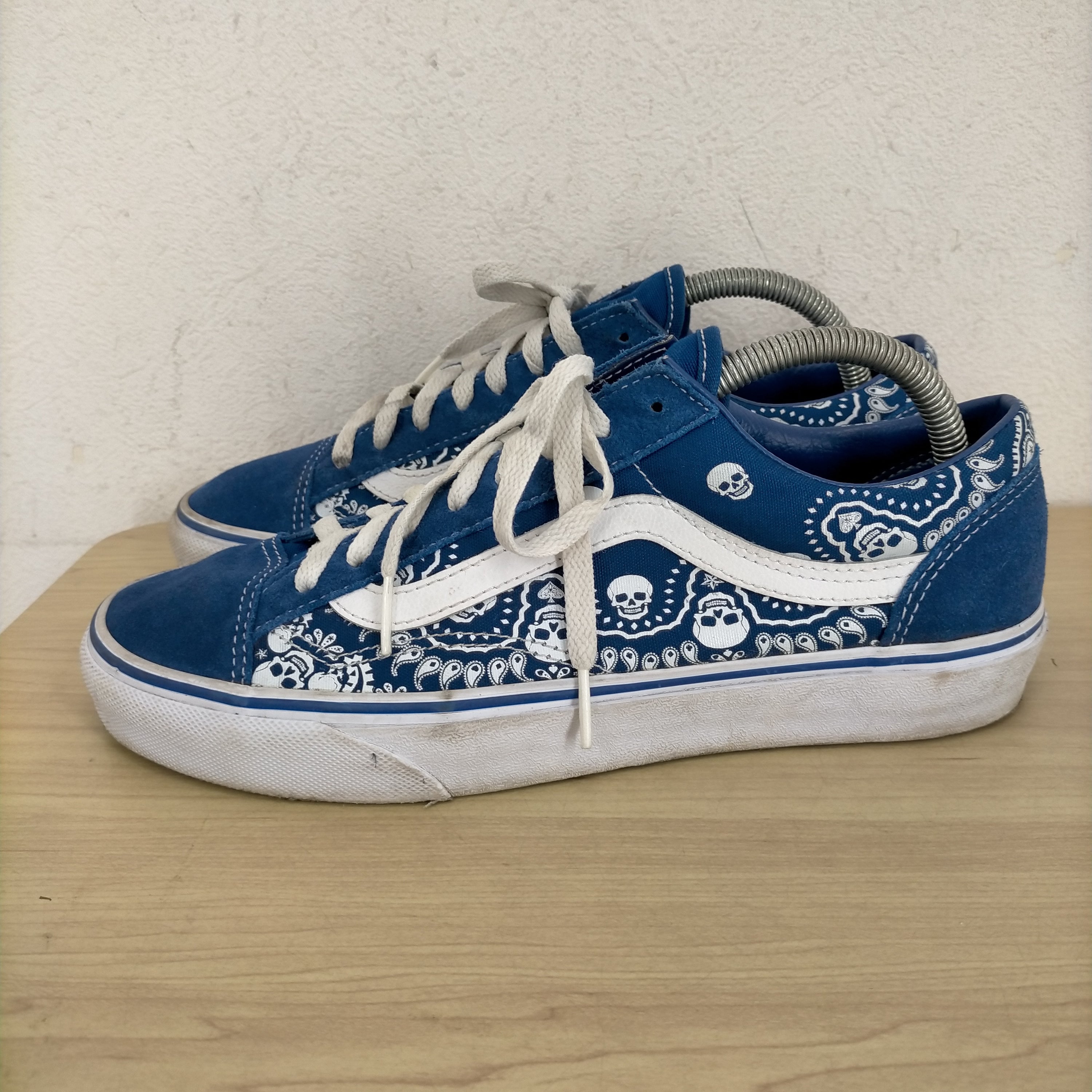 VANS(バンズ)old skool skull ペイズリー 【中古】【ブランド古着バズストア】｜VANS｜店舗買取｜シューズ＞スニーカー