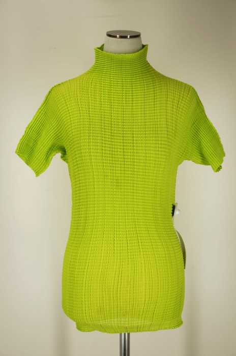 ISSEY MIYAKE (イッセイミヤケ) PLEATS ハイネック レディース トップス