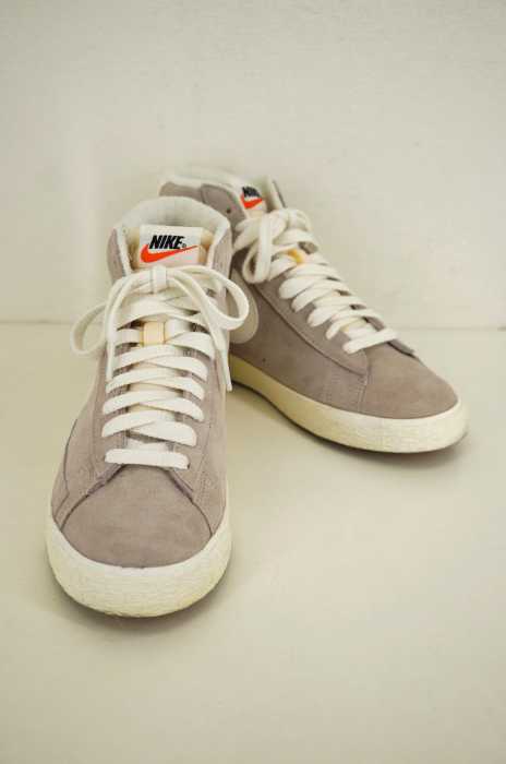 NIKE （ナイキ） BLAZER MID SUEDE VNTG ハイカットスニーカー レディース シューズ