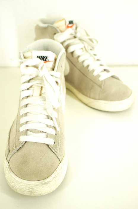 NIKE （ナイキ） WMNS BLAZER MID SUEDE VNTG レディース シューズ