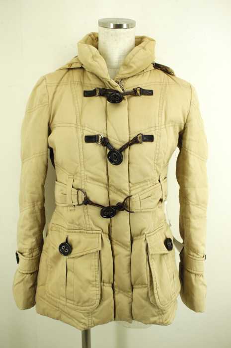 BURBERRY BLUE LABEL （バーバリーブルーレーベル） フード付きダウンジャケット レディース アウター