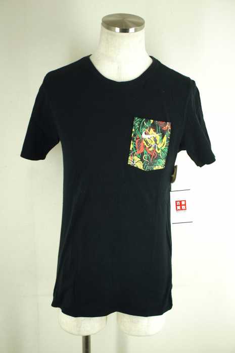 NIKE （ナイキ） フローラル ポケット Tシャツ メンズ トップス
